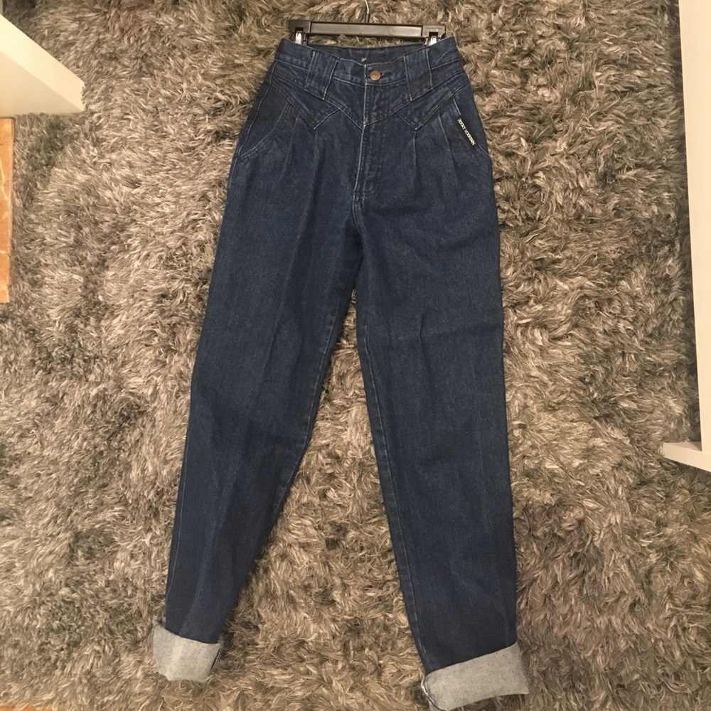 ADORABLE Vintage Rocky Mountain Jeans.